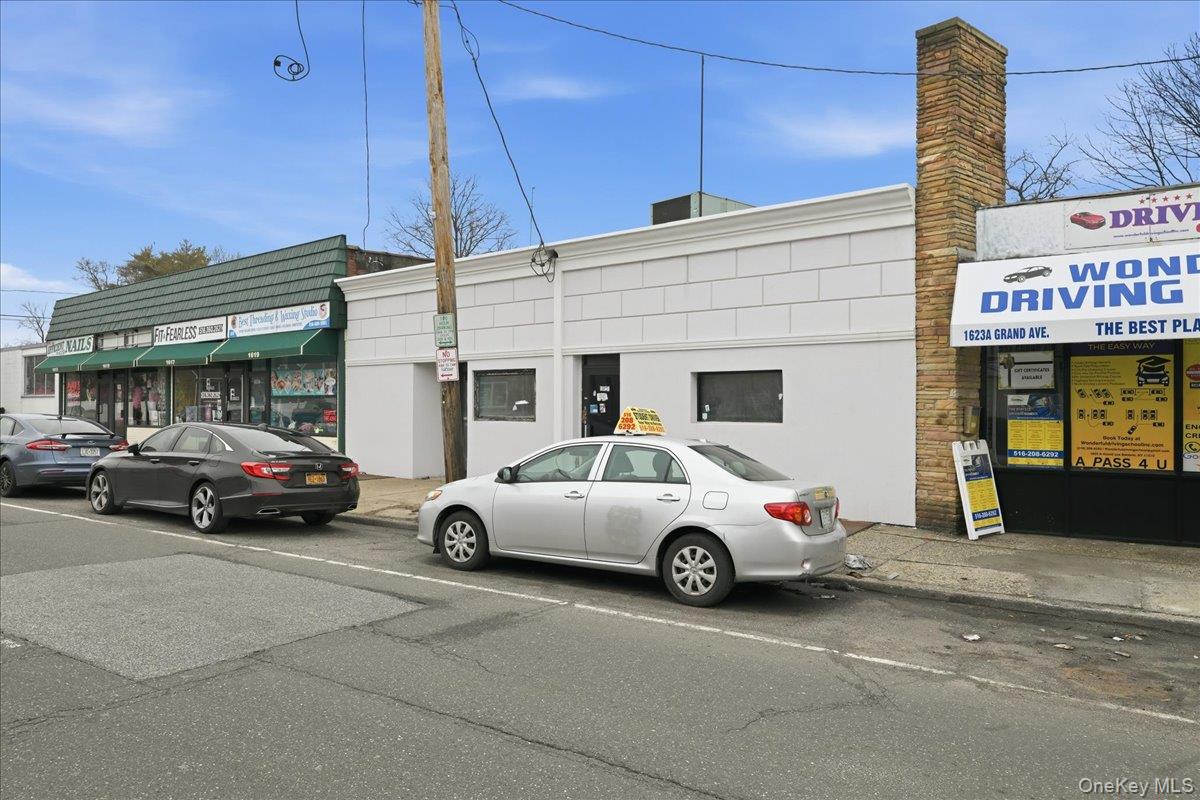 #4 photo, 1621-1623 Grand Avenue, Baldwin , NY 11510