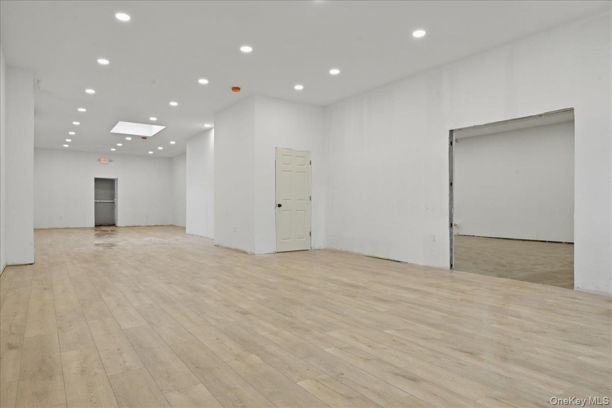 #7 photo, 1621-1623 Grand Avenue, Baldwin , NY 11510