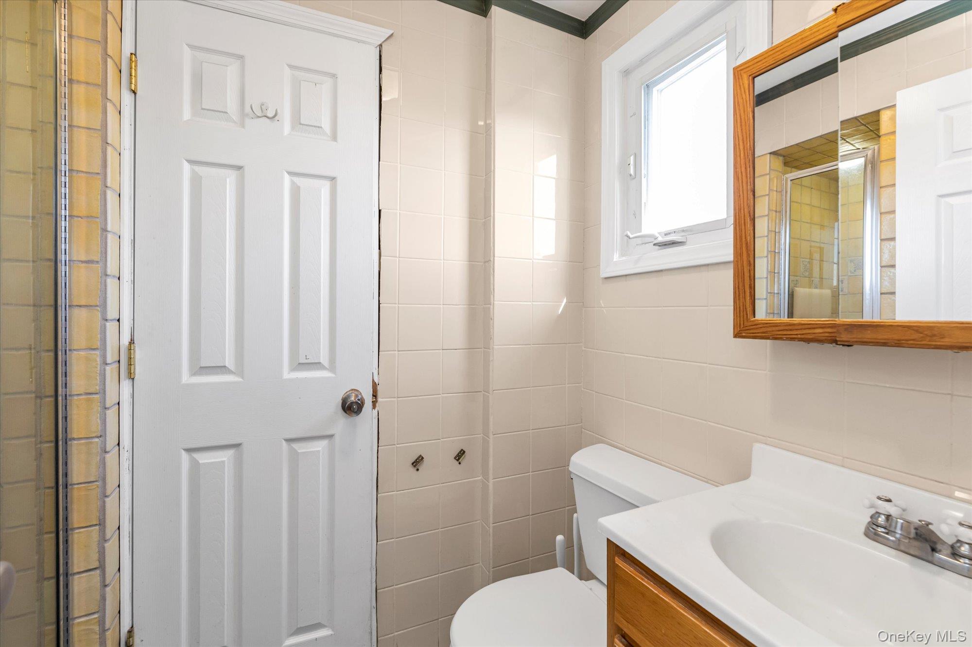 #13 photo, 528 Carpenter Avenue, Oceanside , NY 11572