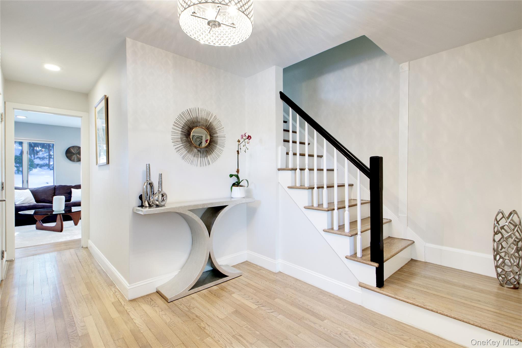 #2 photo, 24 Hillcrest Avenue, नासाउ काउंटी Roslyn , NY 11576