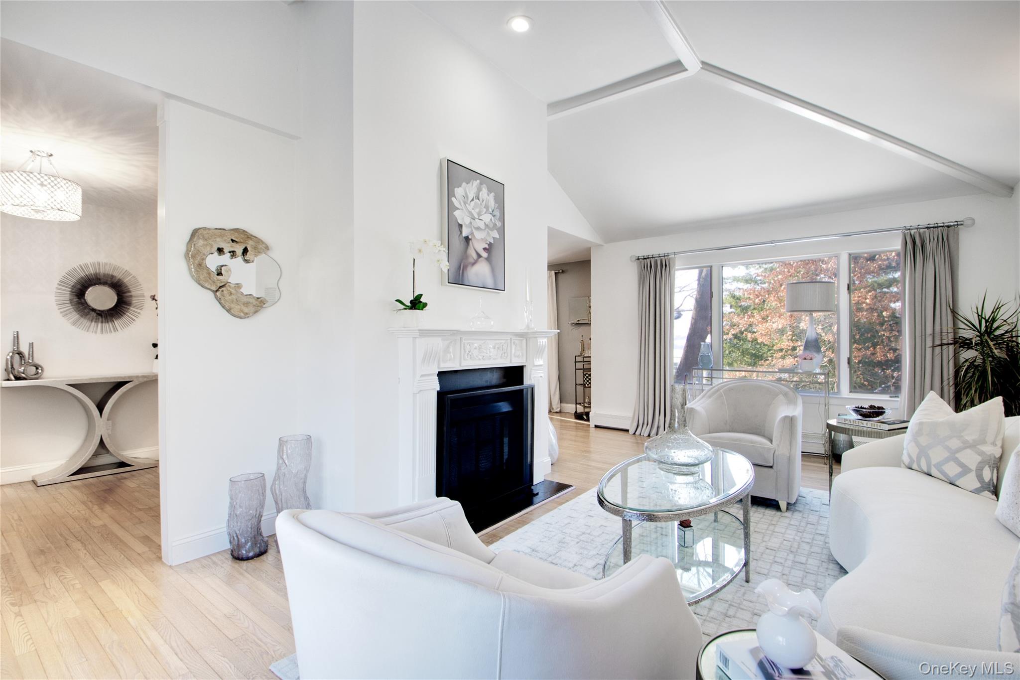 #3 photo, 24 Hillcrest Avenue, नासाउ काउंटी Roslyn , NY 11576