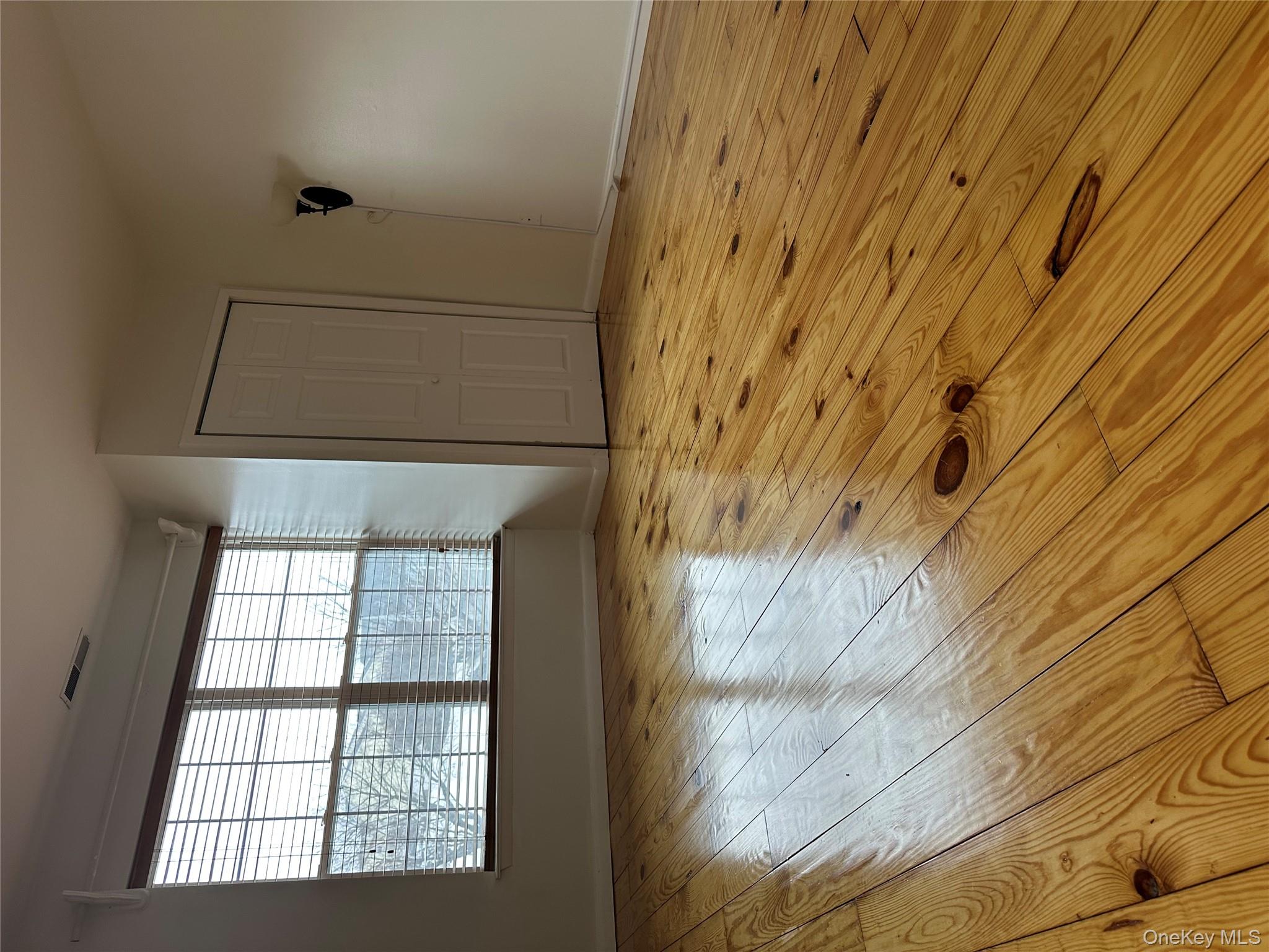 #9 photo, 4 Marian Court, Warwick , NY 10990