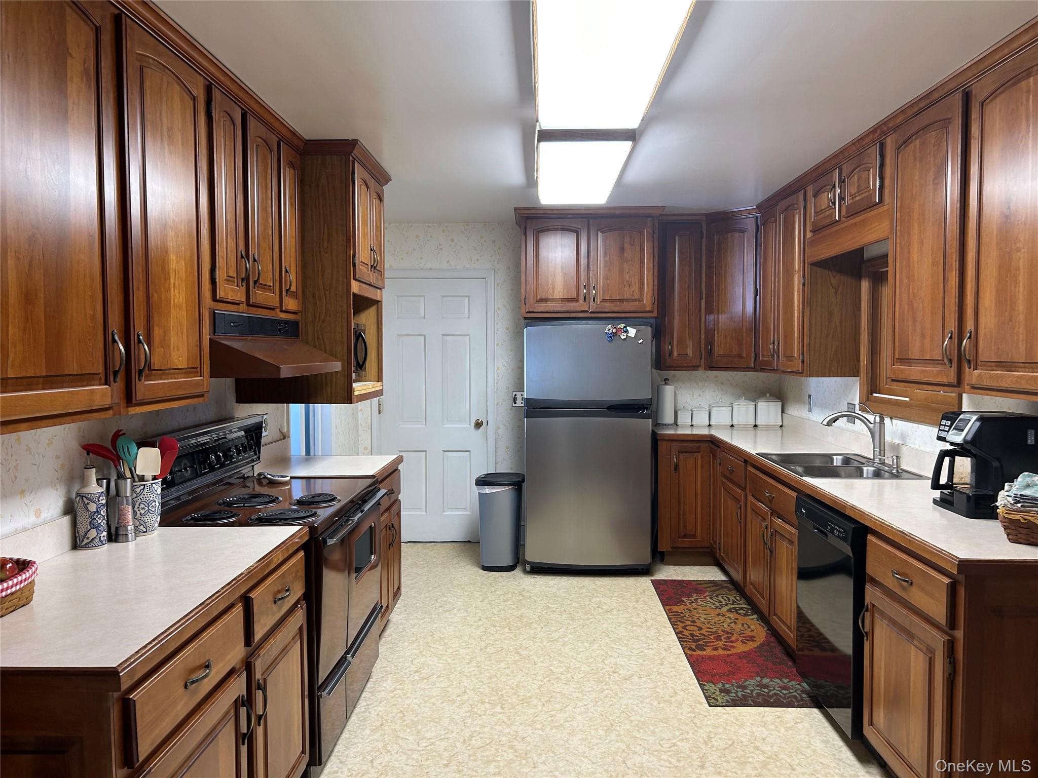 #17 photo, 52 Clover Hill Drive, Poughkeepsie , NY 12603