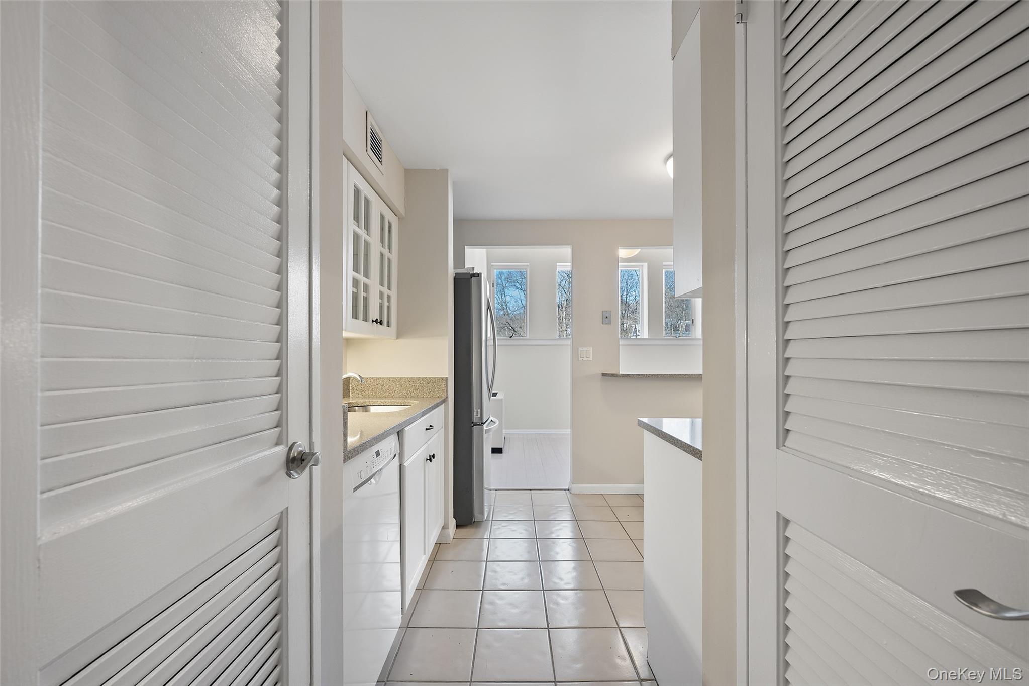 #7 photo, 18 N Broadway, Tarrytown , NY 10591