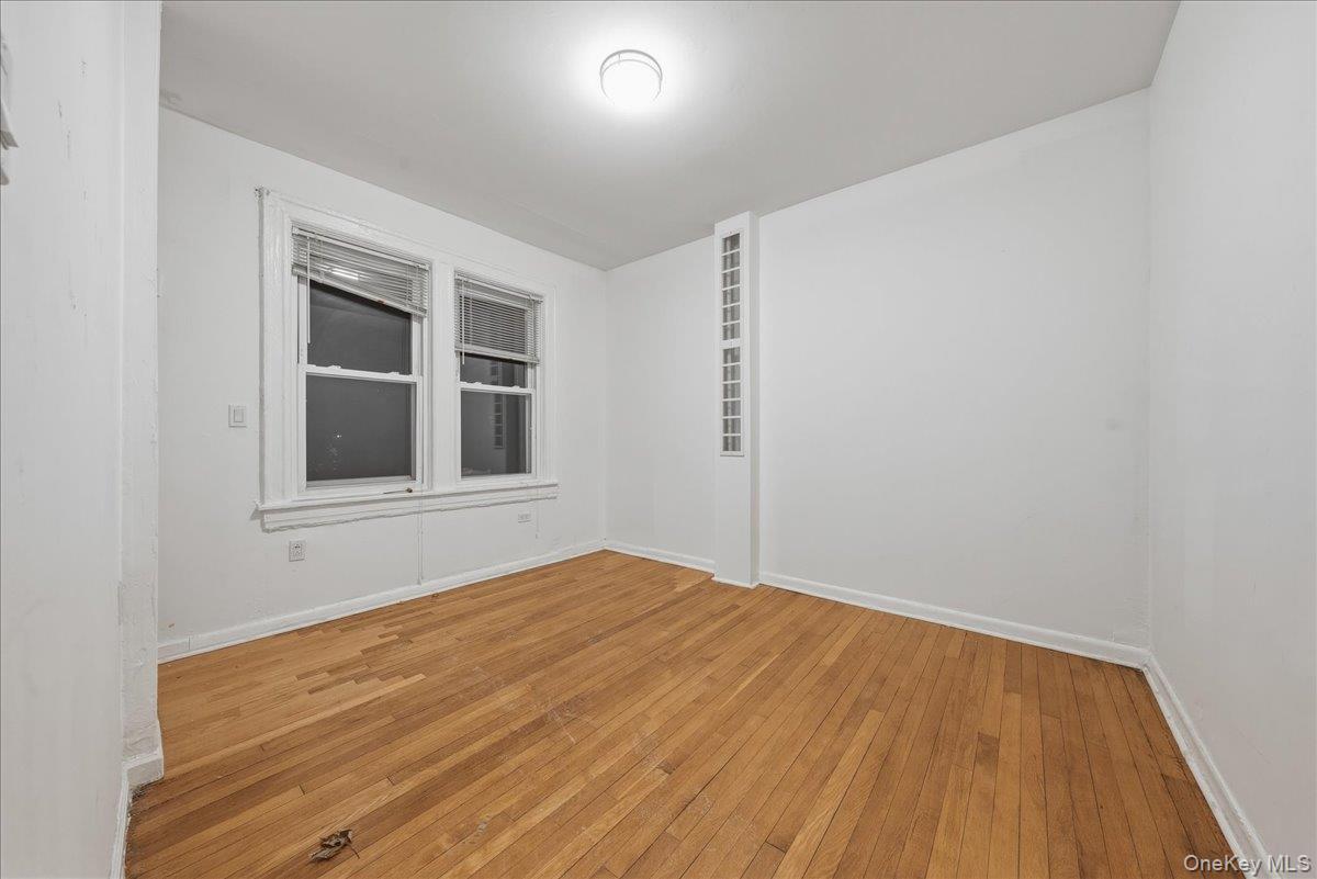 #14 photo, 5783 Mosholu Avenue, Bronx , NY 10471