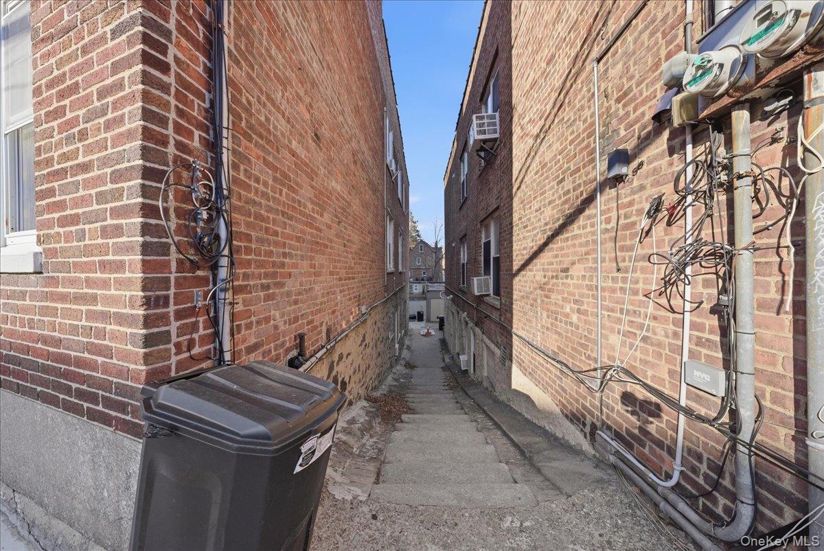 #5 photo, 5783 Mosholu Avenue, Bronx , NY 10471