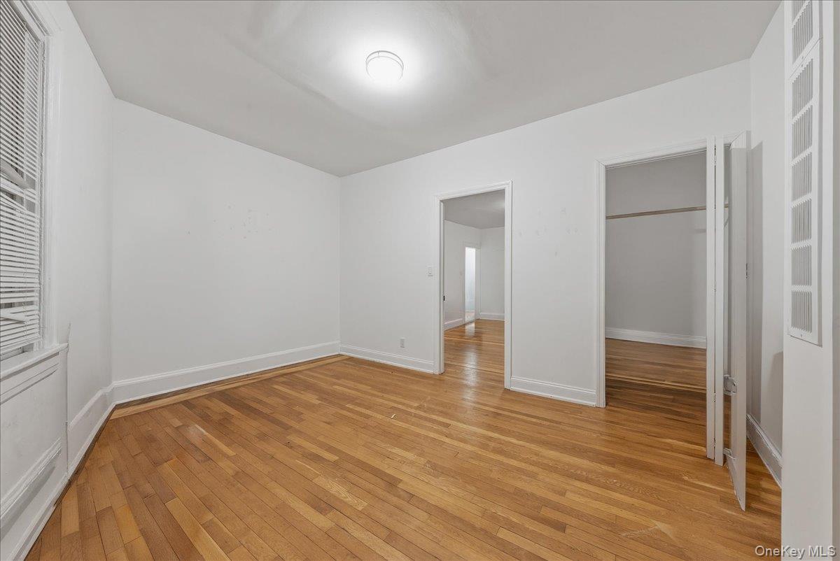 #9 photo, 5783 Mosholu Avenue, Bronx , NY 10471