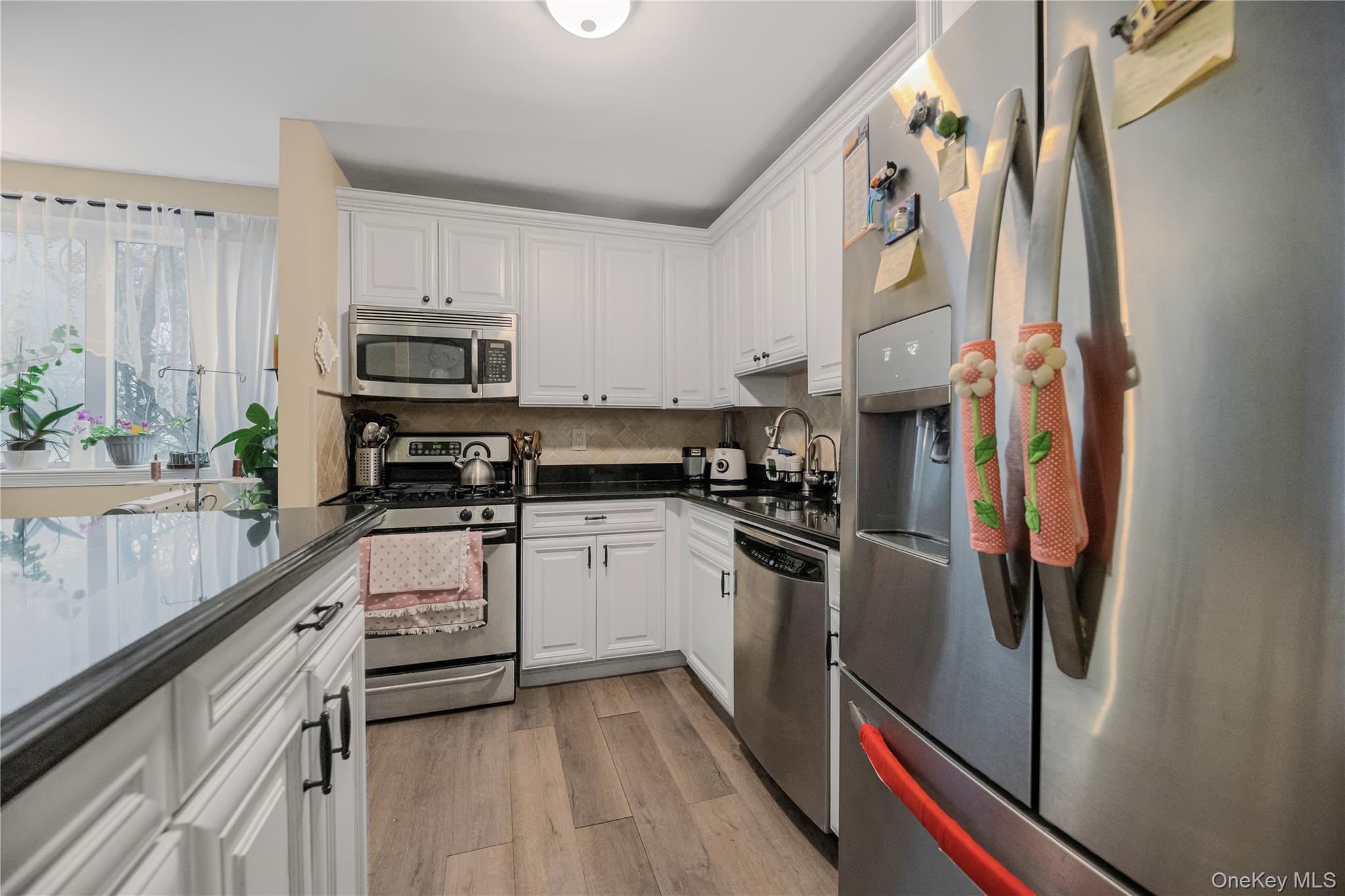 #10 photo, 3220 Fairfield Avenue, Bronx , NY 10463