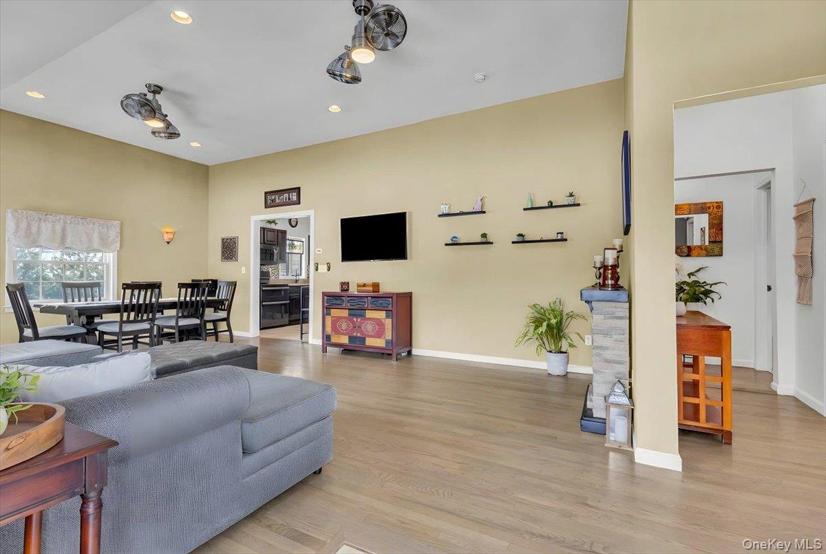 #7 photo, 147 Lake Baldwin Drive, Mahopac , NY 10541