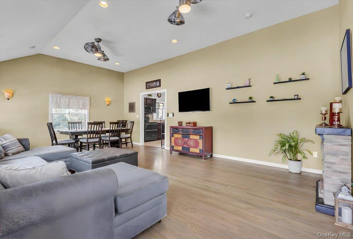 #8 photo, 147 Lake Baldwin Drive, Mahopac , NY 10541