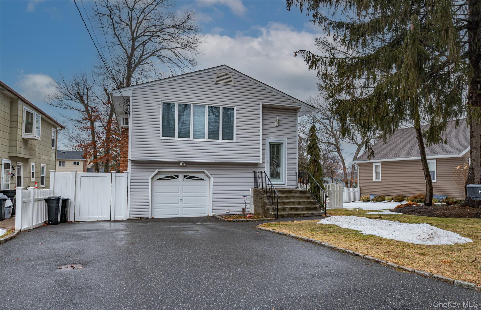 #3 photo, 345 Collington Drive, Саффолк ‖ Ronkonkoma , NY 11779