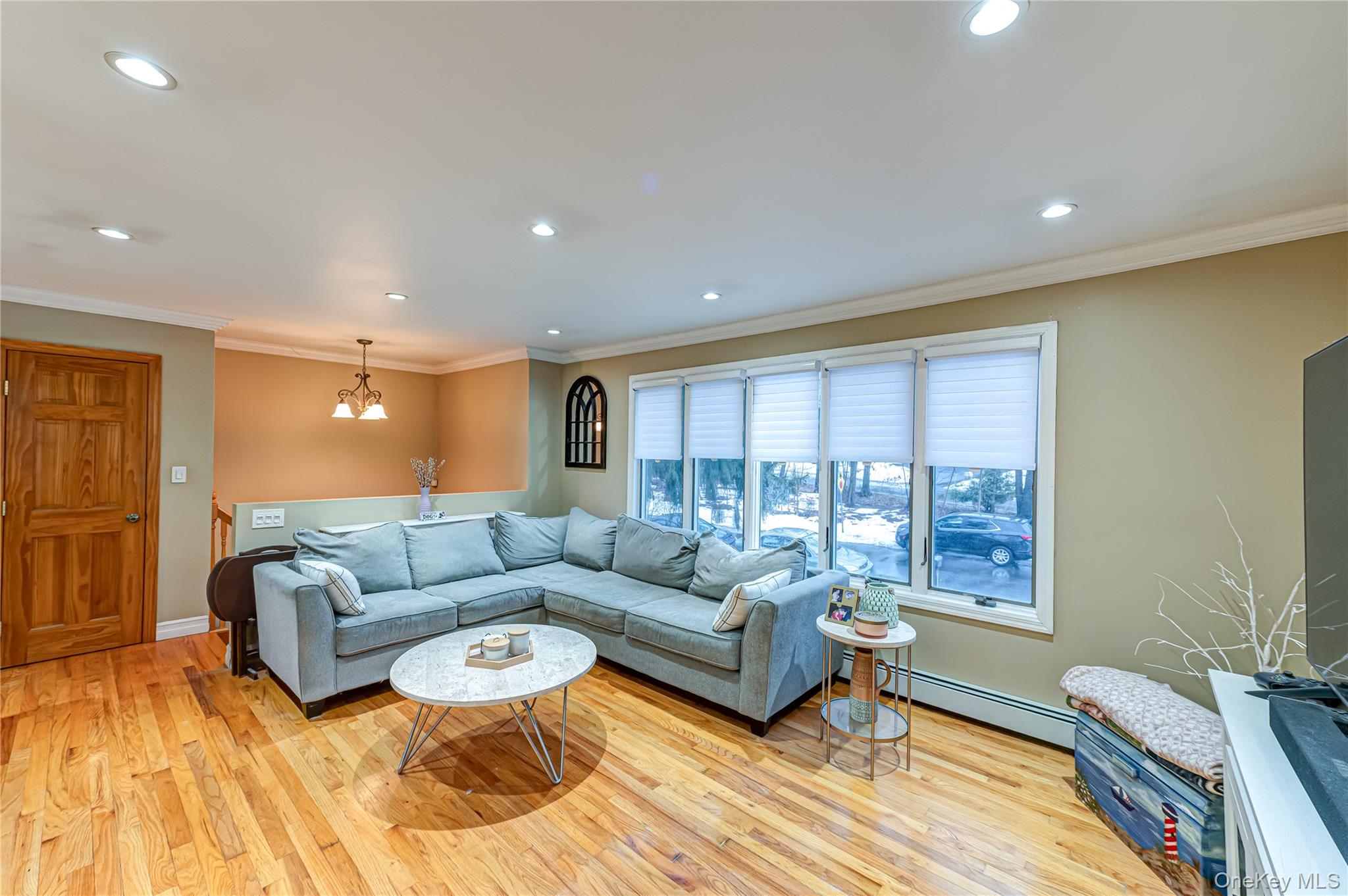 #4 photo, 345 Collington Drive, Саффолк ‖ Ronkonkoma , NY 11779