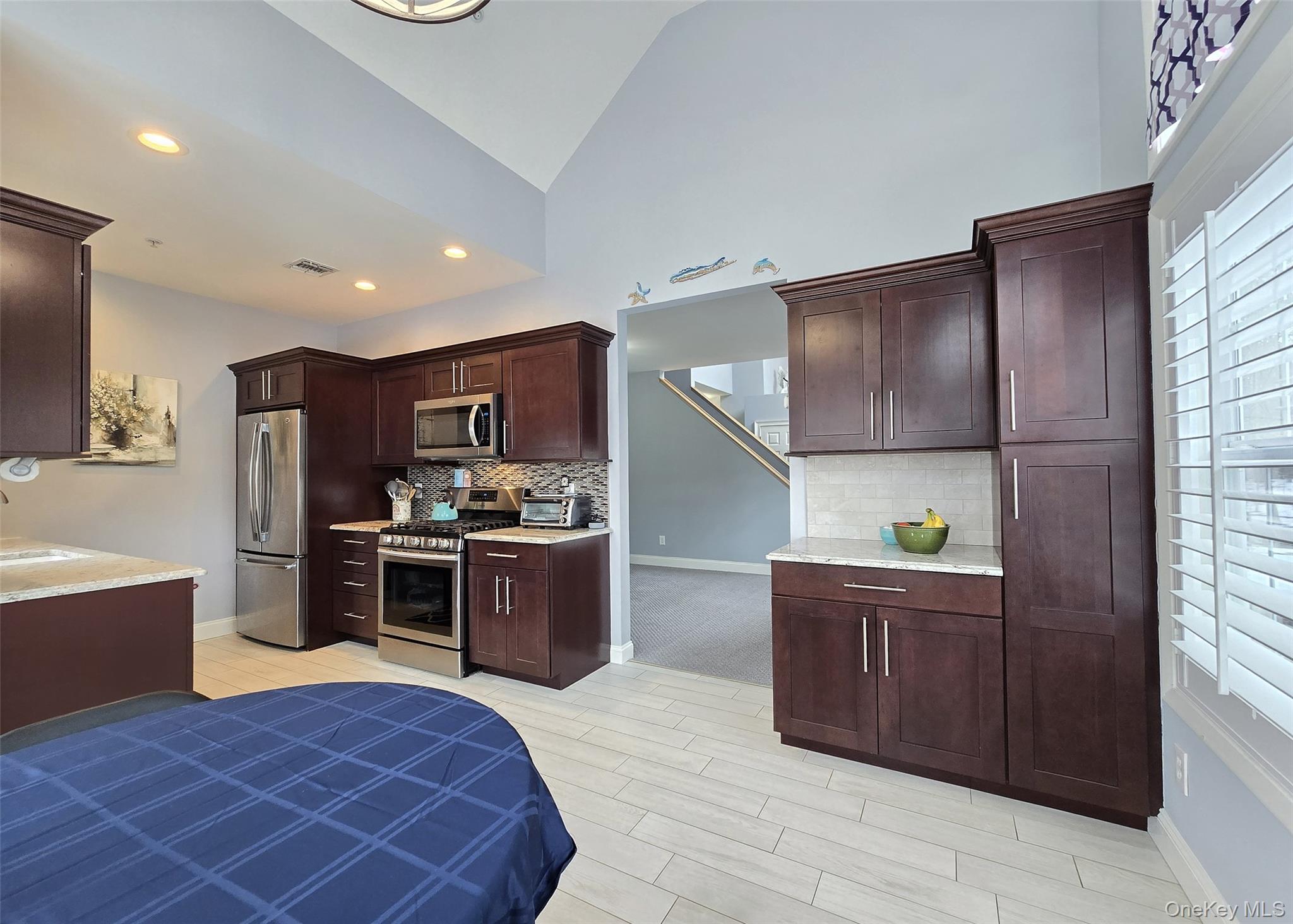 #10 photo, 120 Kettles Lane, Саффолк ‖ Medford , NY 11763