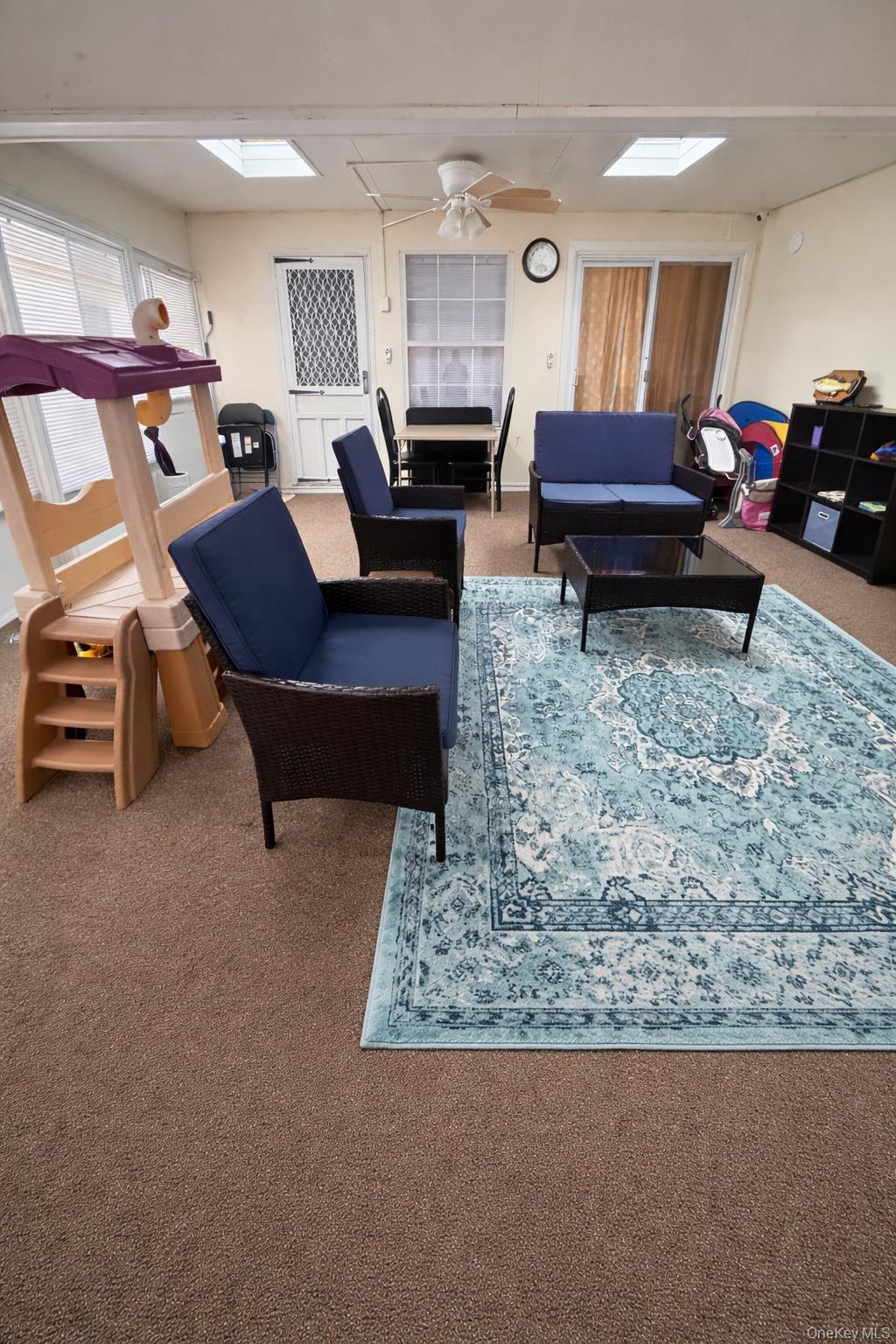 #11 photo, 2 Bedford Court, Саффолк ‖ Ridge , NY 11961