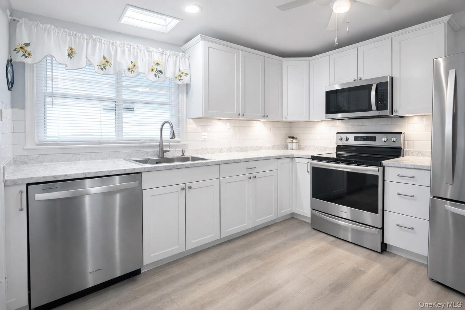 #4 photo, 2 Bedford Court, Саффолк ‖ Ridge , NY 11961