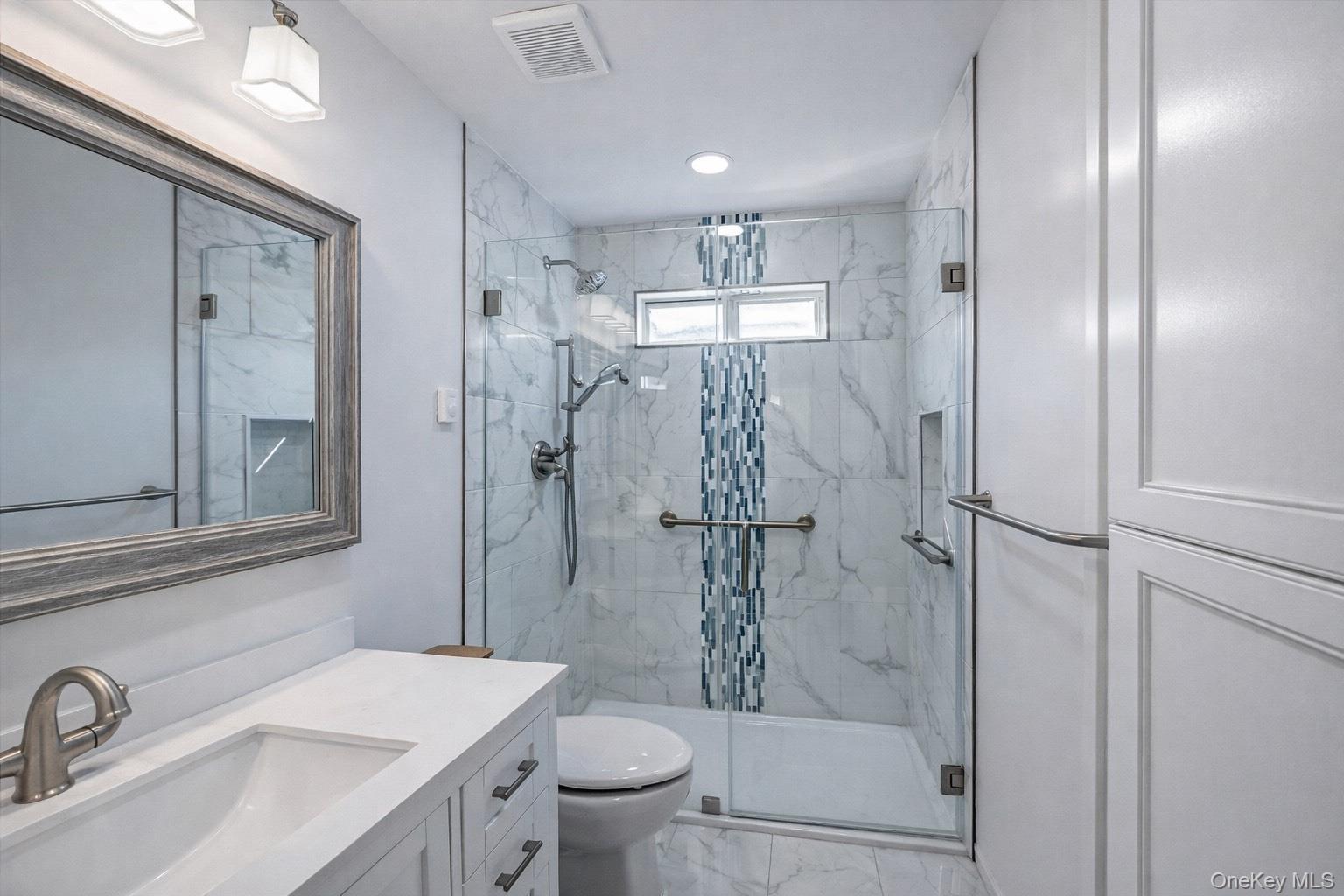 #7 photo, 2 Bedford Court, Саффолк ‖ Ridge , NY 11961