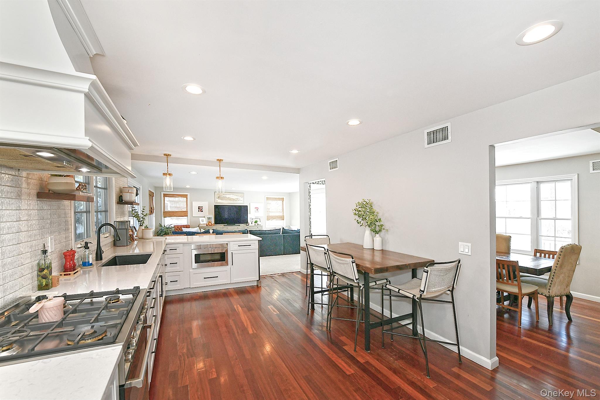 #7 photo, 11 Westfield Drive, Саффолк ‖ Centerport , NY 11721