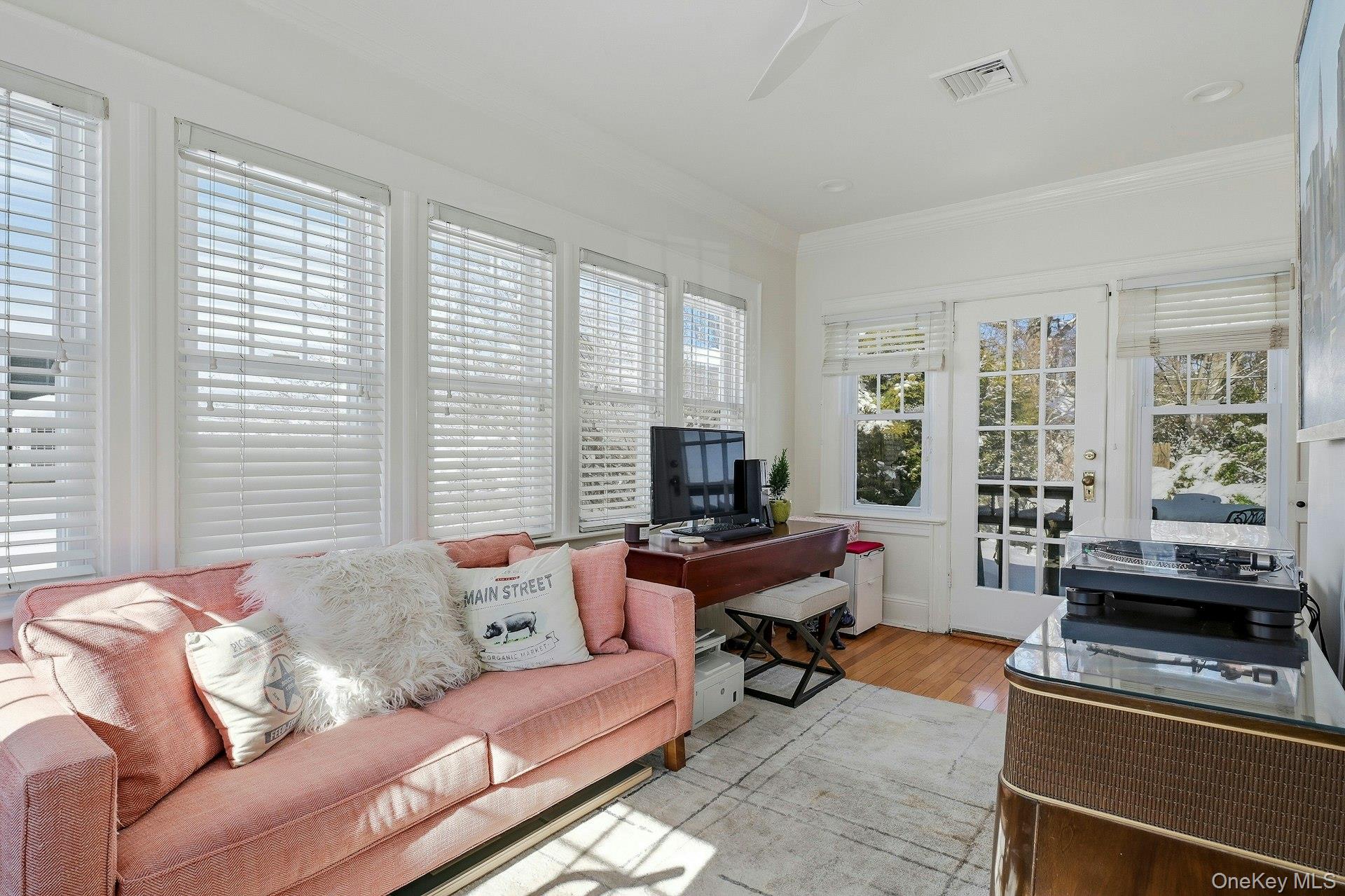 #18 photo, 91 Bar Beach Road, Port Washington , NY 11050