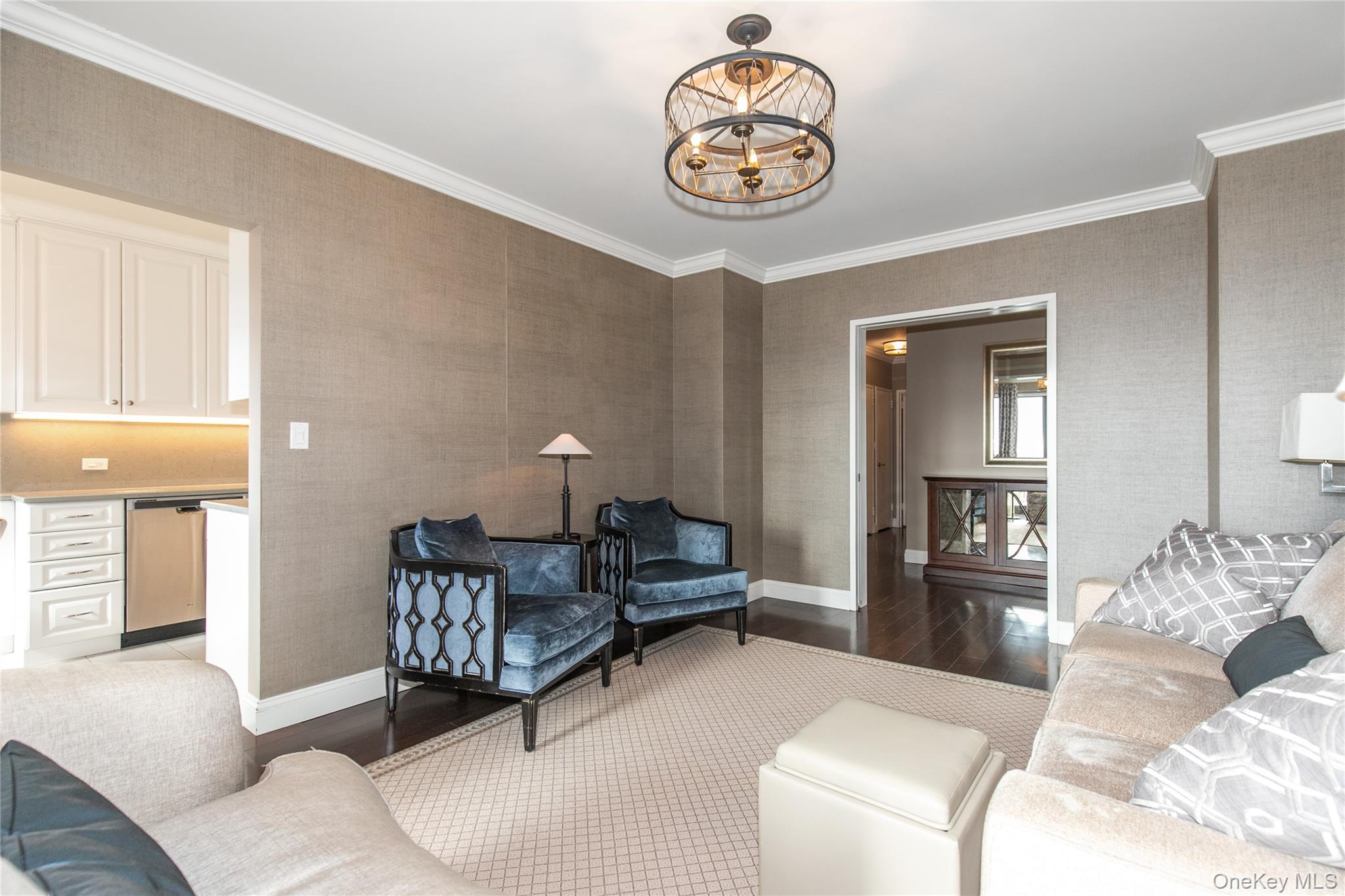 #10 photo, 269-10 GRAND CENTRAL Parkway, Floral Park , NY 11005