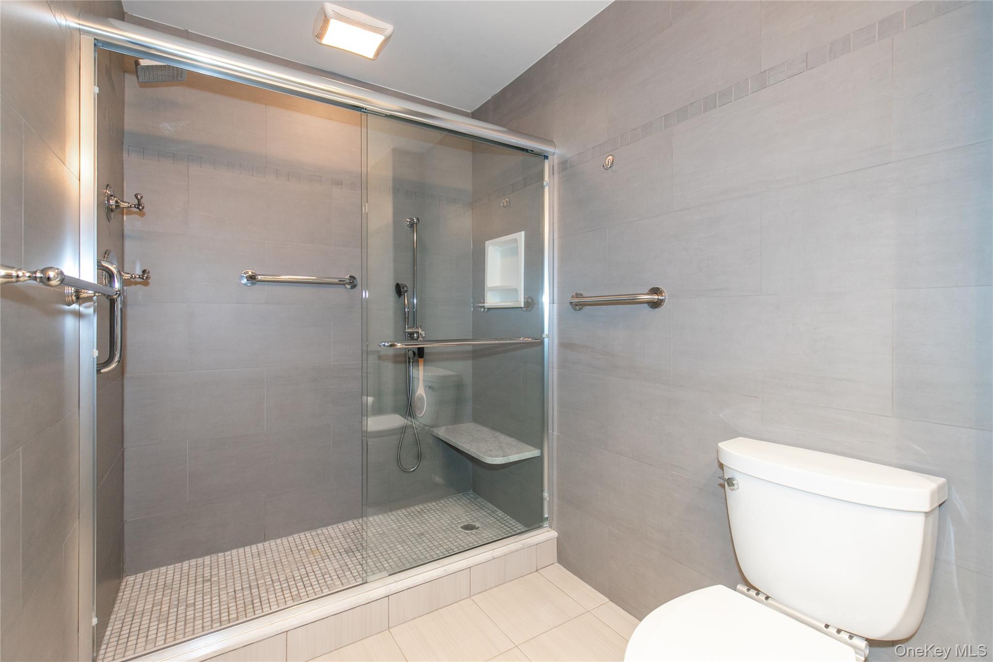 #20 photo, 269-10 GRAND CENTRAL Parkway, Floral Park , NY 11005