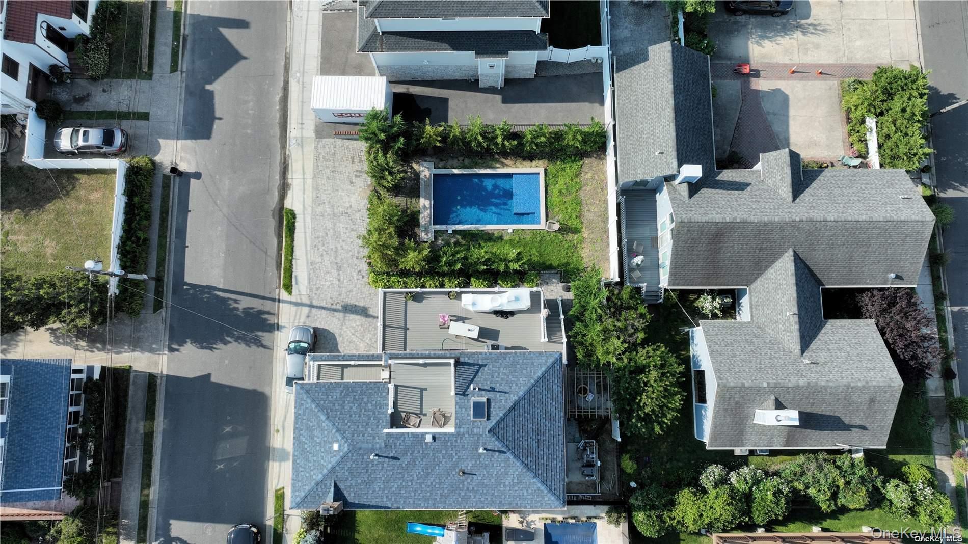 #1 photo, 44 Buxton Street, Нассау ‖ Lido Beach , NY 11561