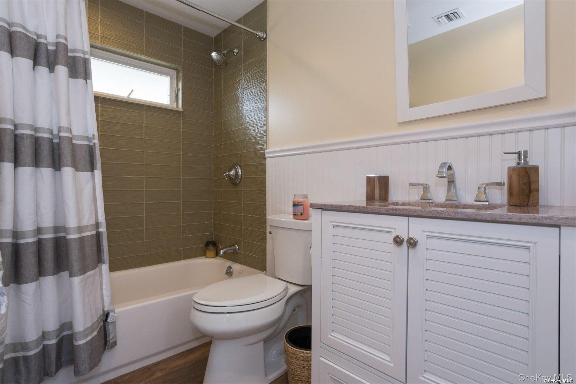 #16 photo, 44 Buxton Street, Нассау ‖ Lido Beach , NY 11561