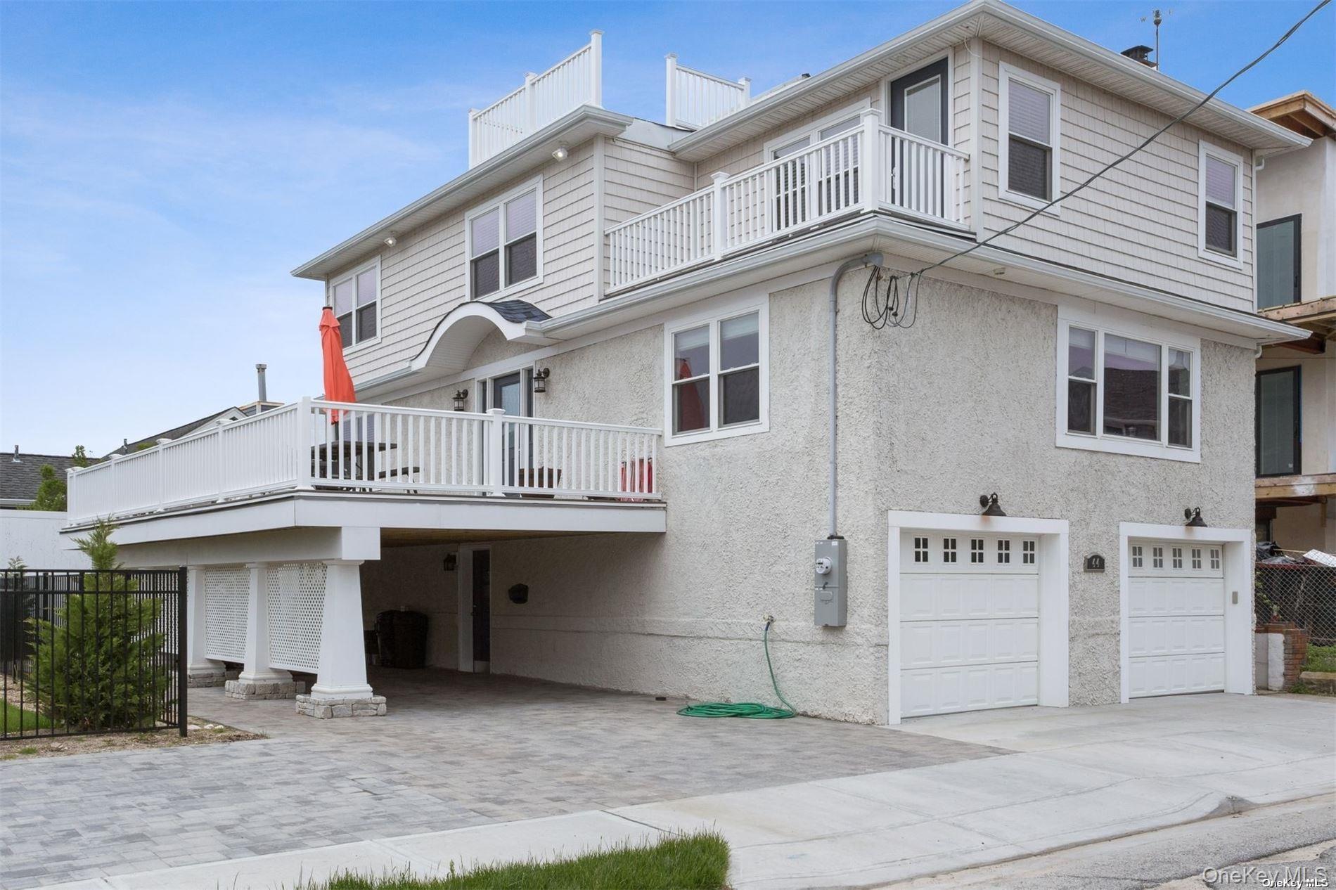 #2 photo, 44 Buxton Street, Нассау ‖ Lido Beach , NY 11561