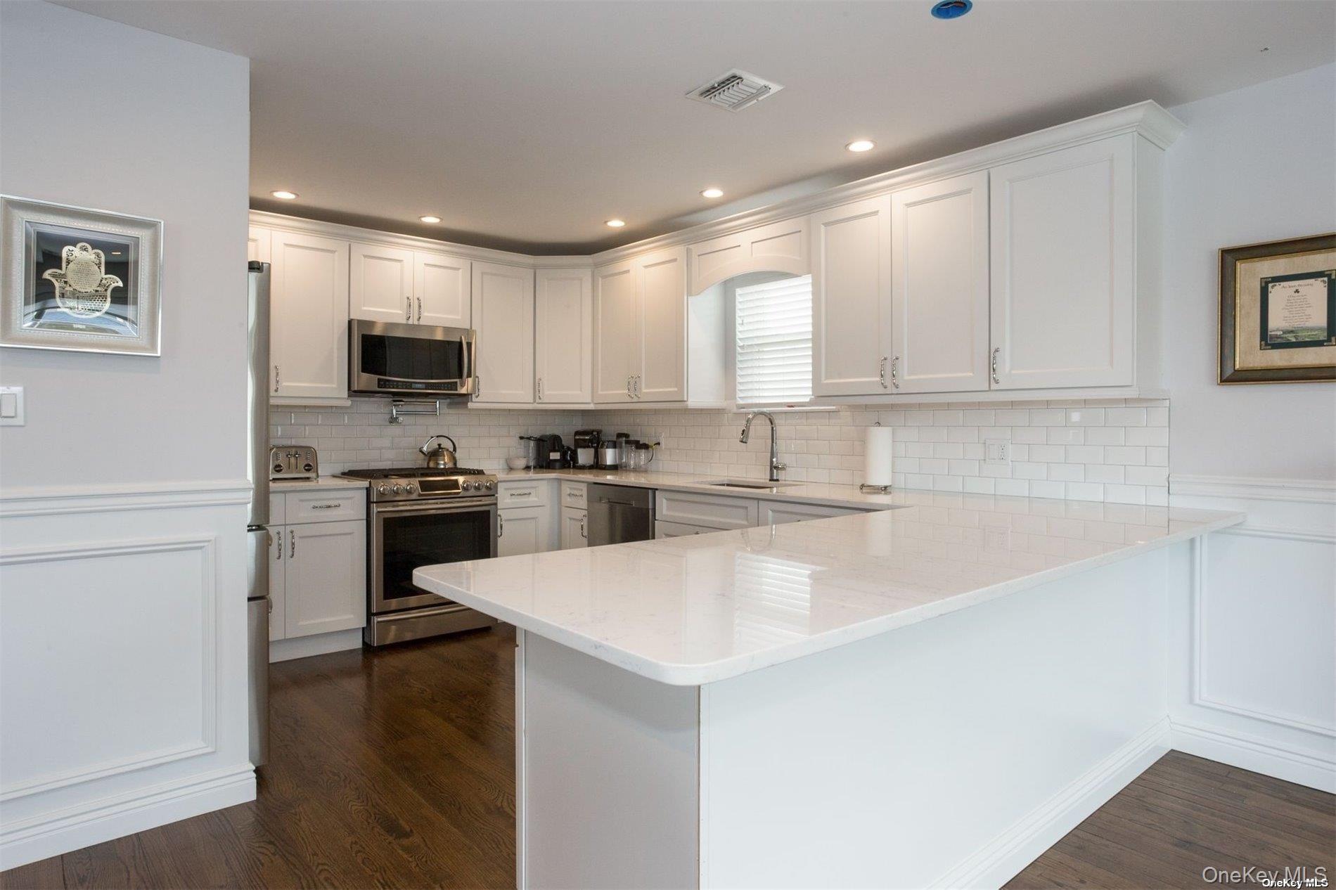 #8 photo, 44 Buxton Street, Нассау ‖ Lido Beach , NY 11561