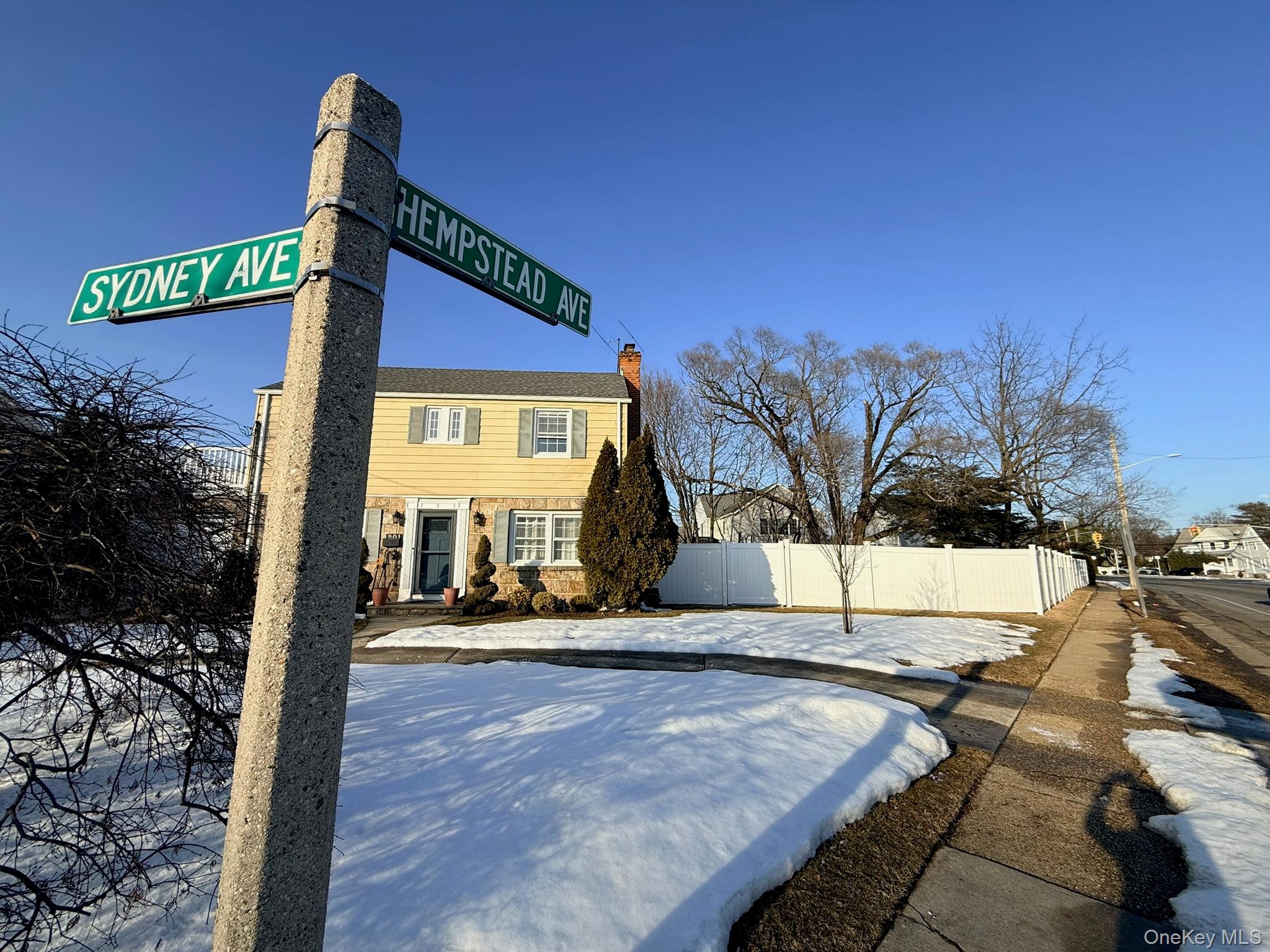 #2 photo, 201 Sydney Avenue, Нассау ‖ Malverne , NY 11565