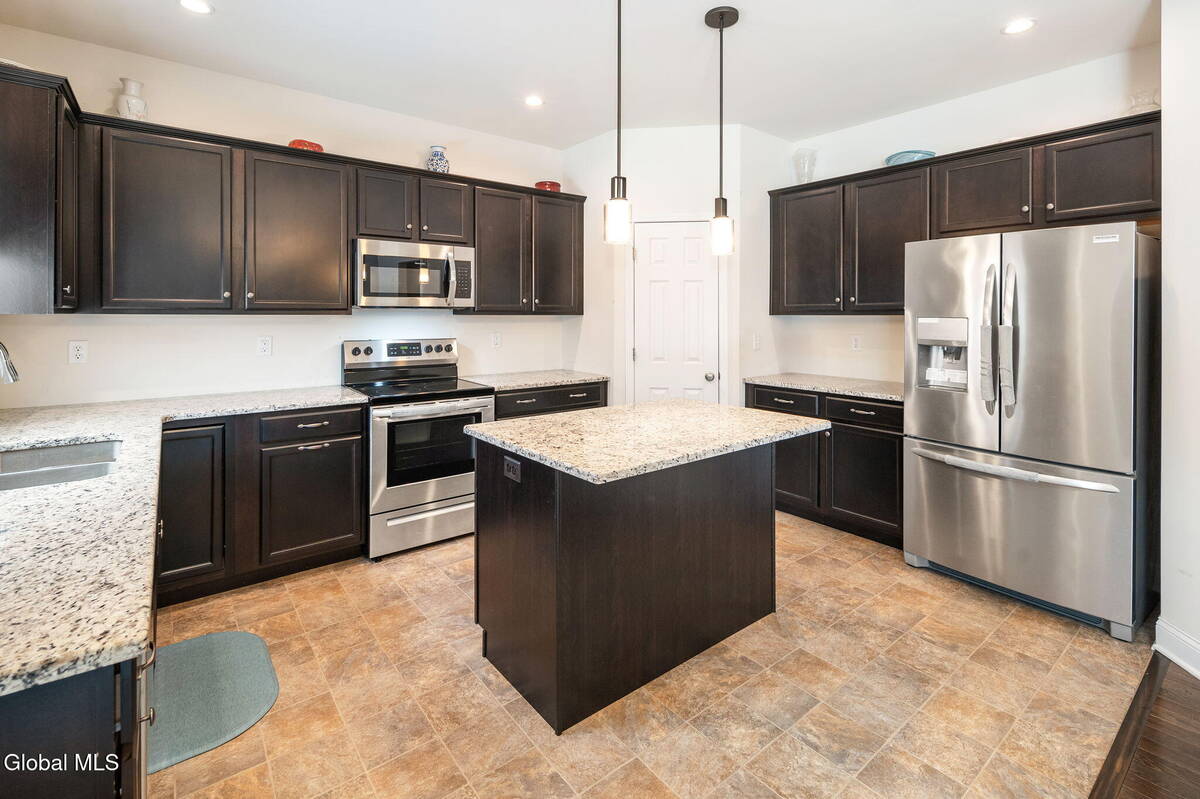 #12 photo, 1 Cove Road, Colonie , NY 12047