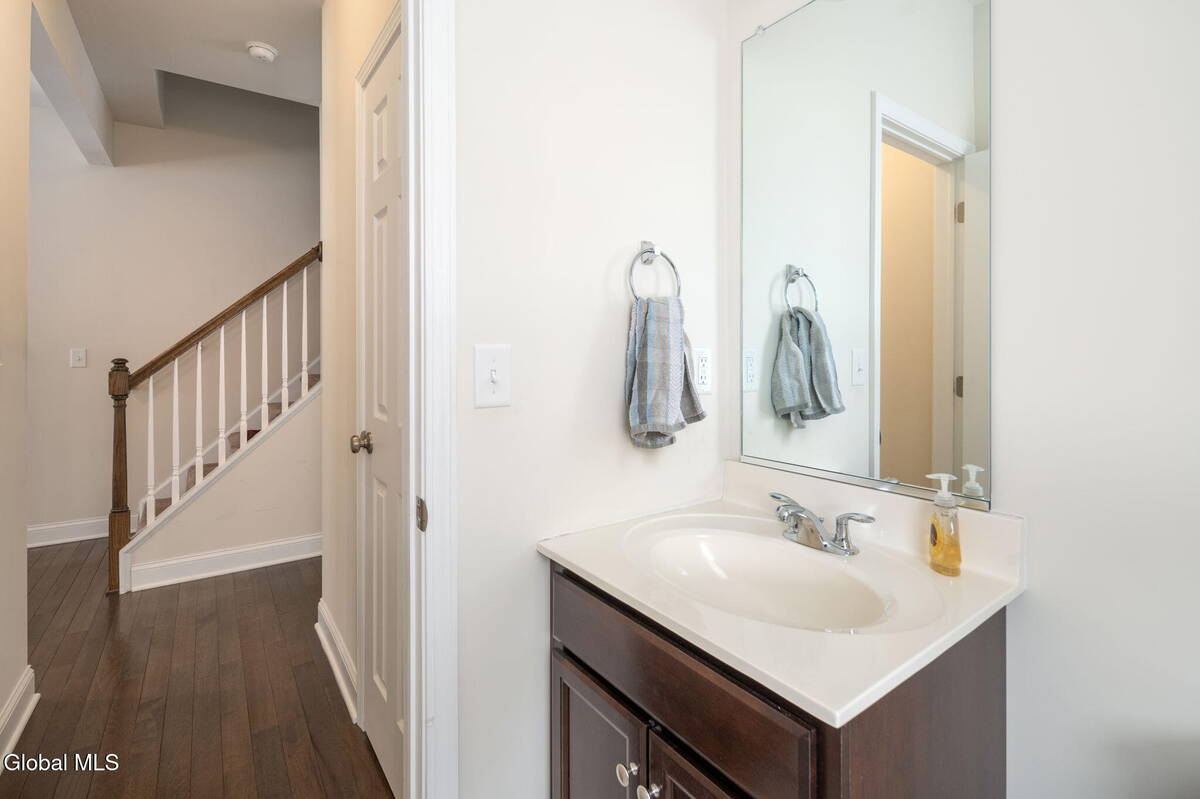 #18 photo, 1 Cove Road, Colonie , NY 12047