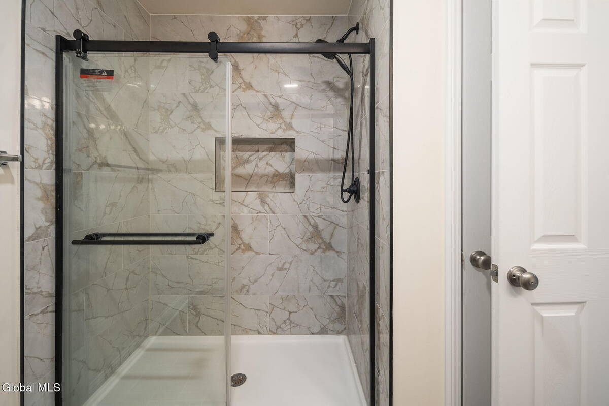 #24 photo, 1 Cove Road, Colonie , NY 12047