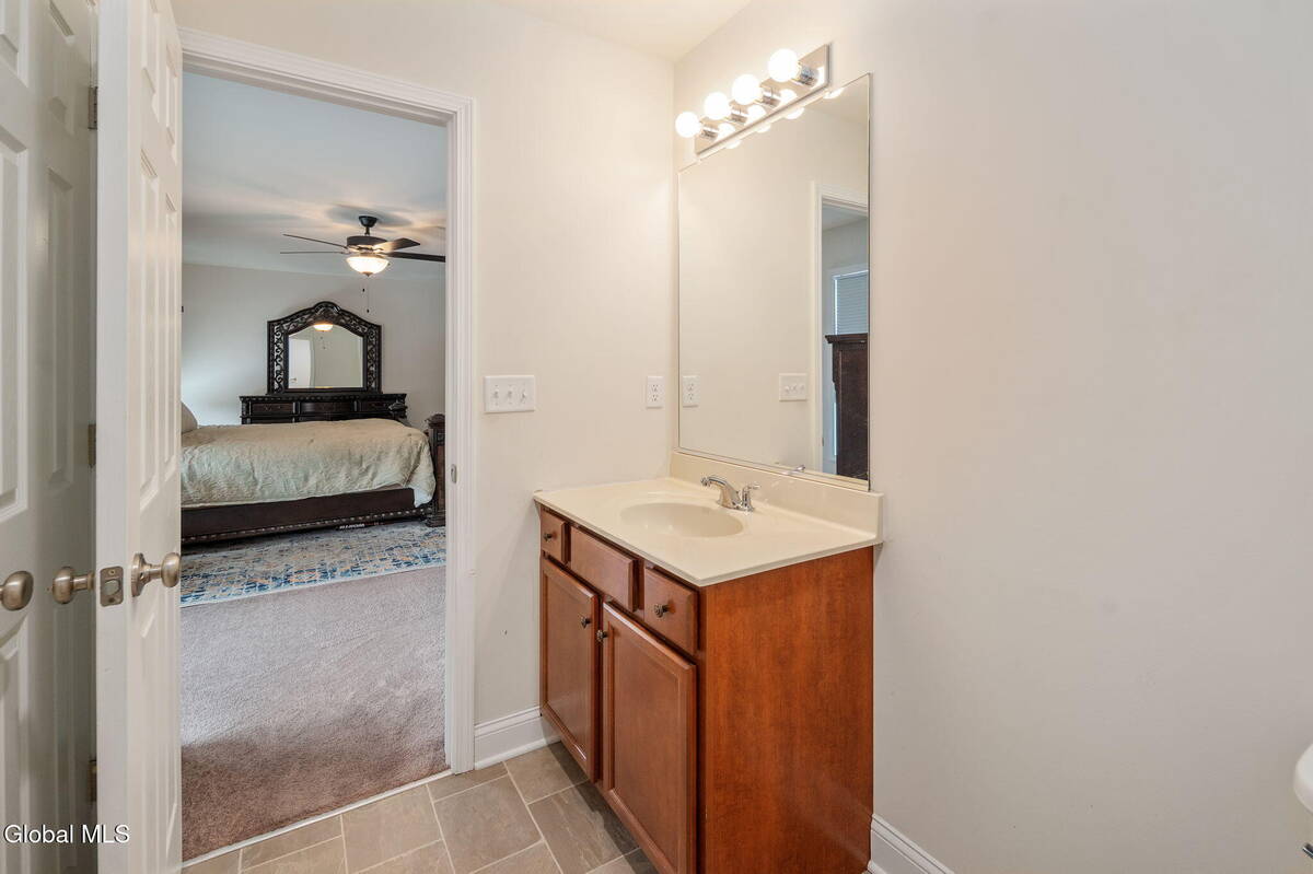 #25 photo, 1 Cove Road, Colonie , NY 12047