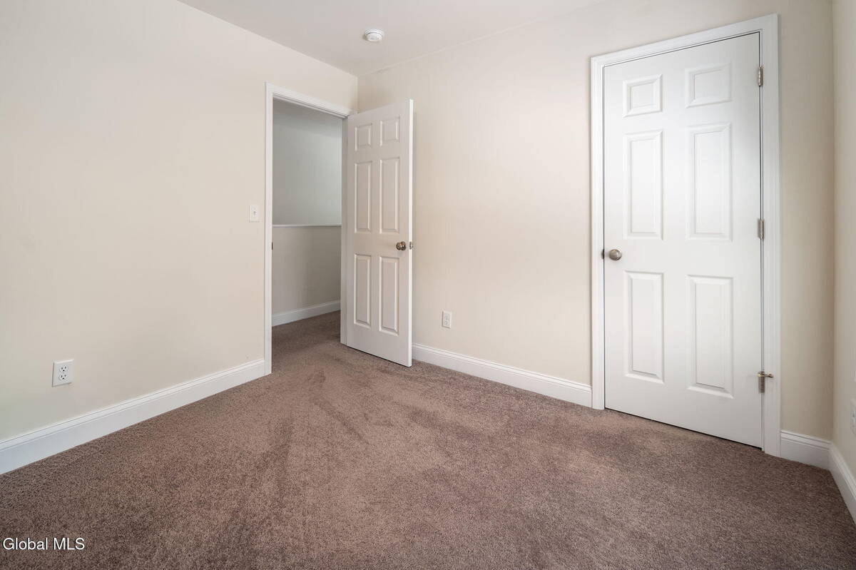 #31 photo, 1 Cove Road, Colonie , NY 12047