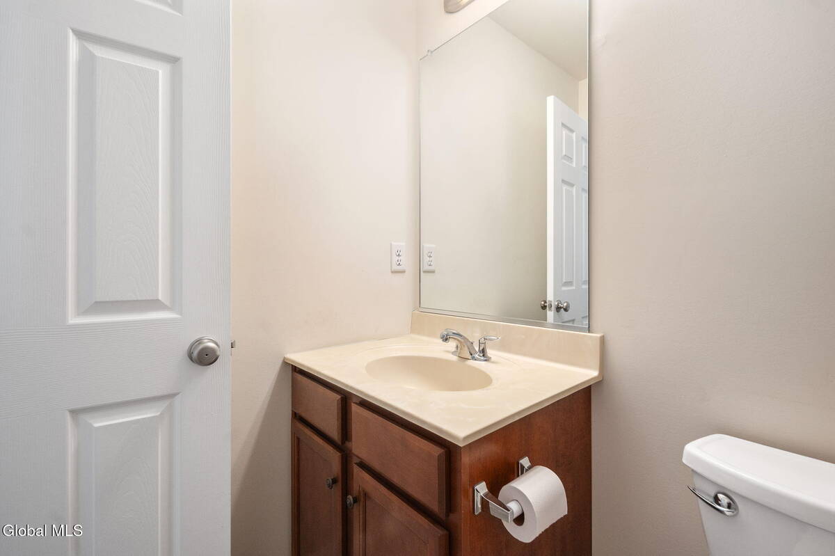 #33 photo, 1 Cove Road, Colonie , NY 12047