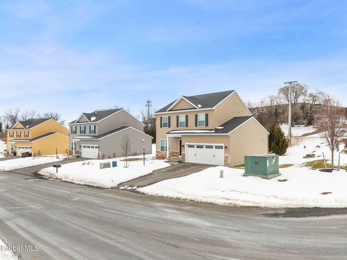 #39 photo, 1 Cove Road, Colonie , NY 12047