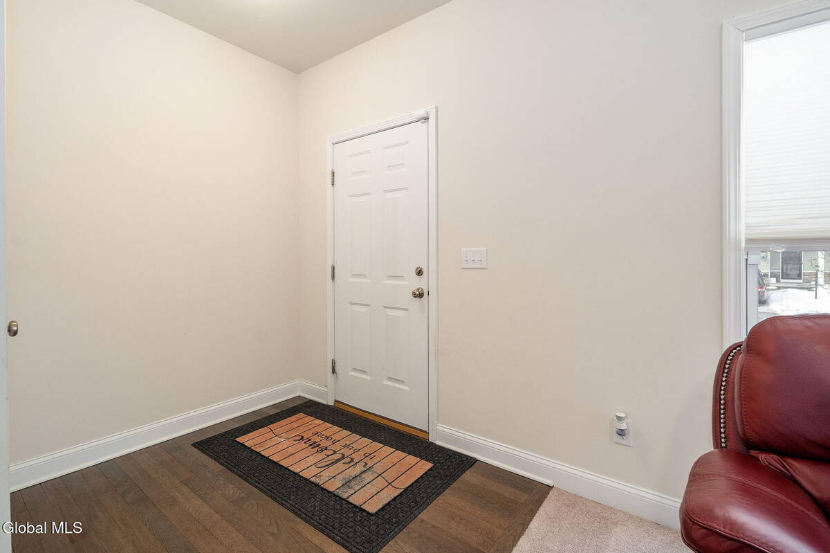 #4 photo, 1 Cove Road, Colonie , NY 12047