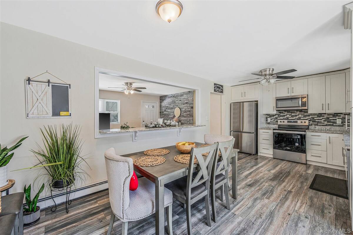 #11 photo, 126 Floyd Road, מחוז סאפוק Shirley , NY 11967