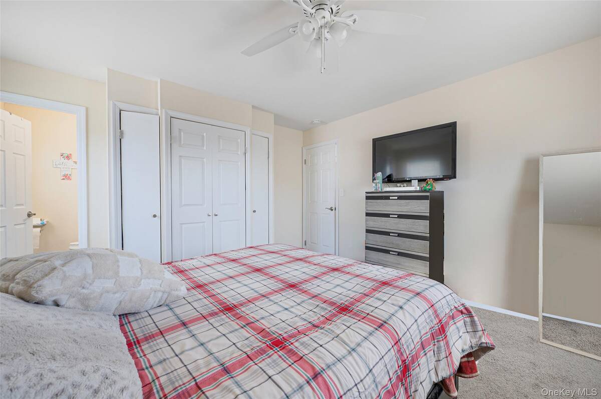 #15 photo, 126 Floyd Road, מחוז סאפוק Shirley , NY 11967