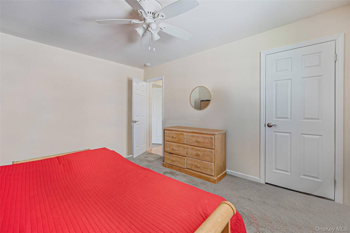 #17 photo, 126 Floyd Road, מחוז סאפוק Shirley , NY 11967