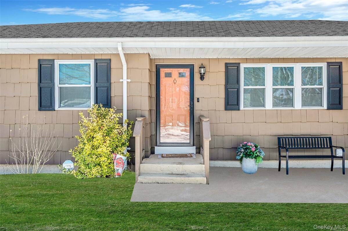 #2 photo, 126 Floyd Road, מחוז סאפוק Shirley , NY 11967