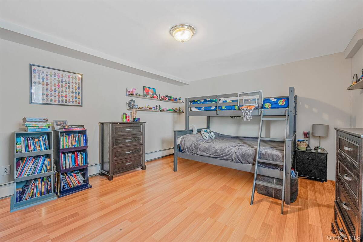 #20 photo, 126 Floyd Road, מחוז סאפוק Shirley , NY 11967