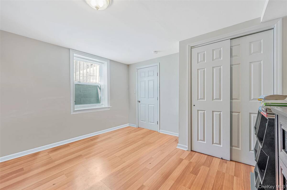 #21 photo, 126 Floyd Road, מחוז סאפוק Shirley , NY 11967