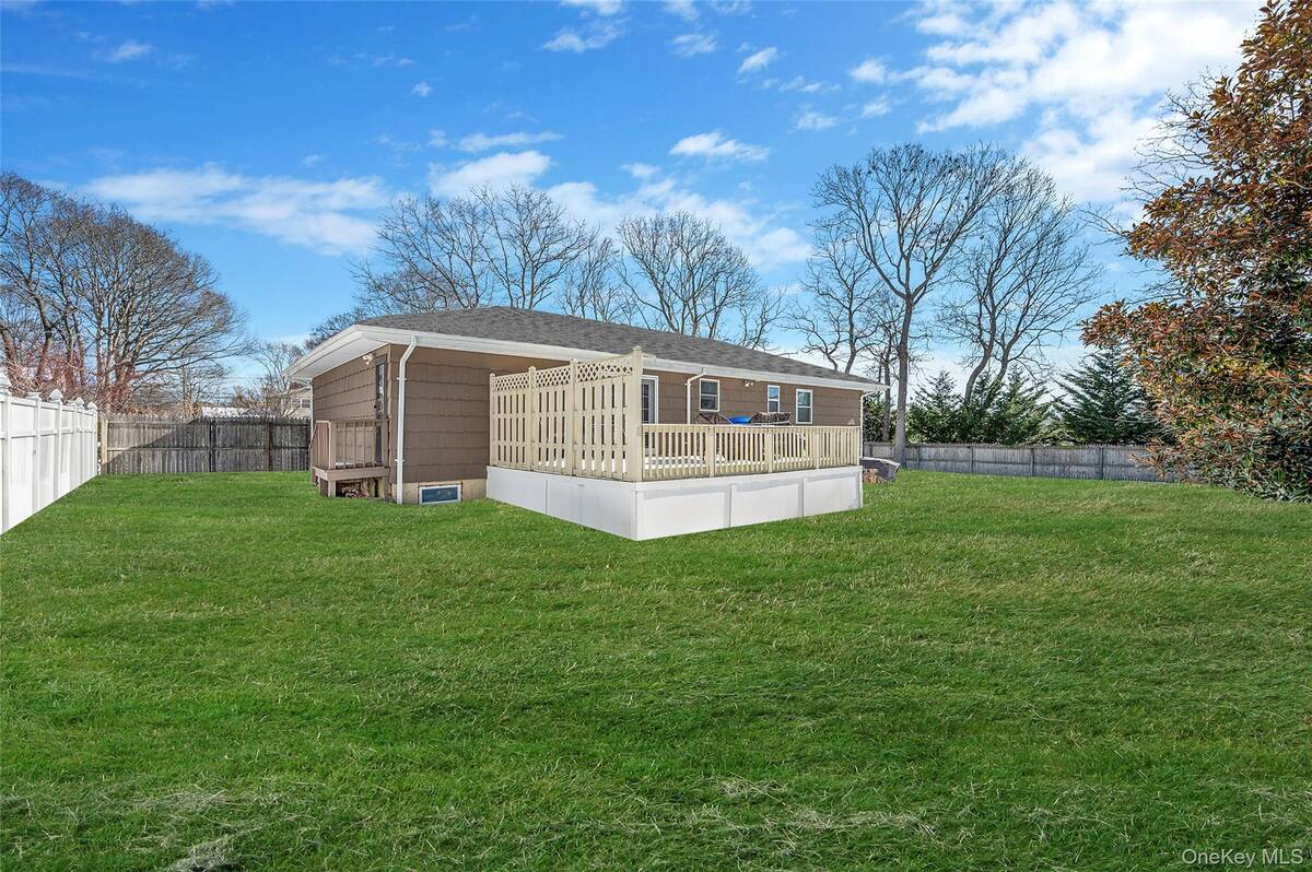 #31 photo, 126 Floyd Road, מחוז סאפוק Shirley , NY 11967