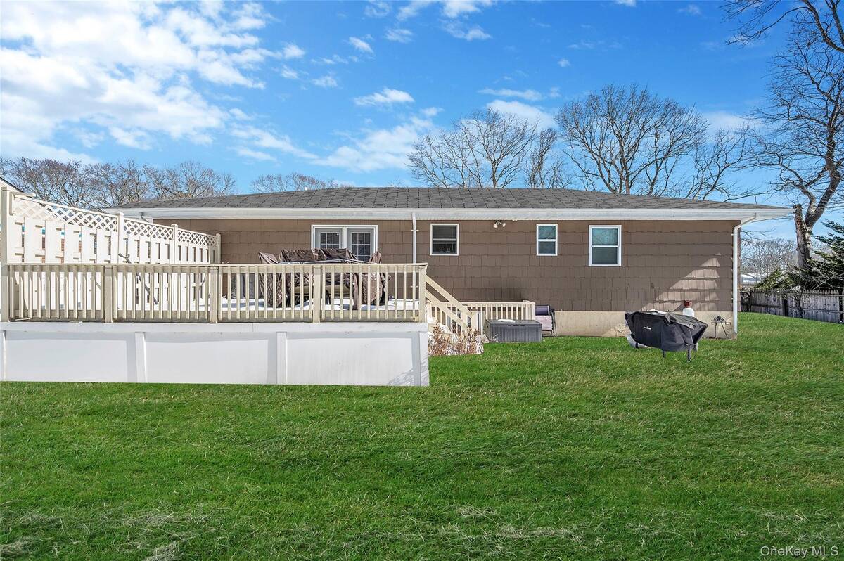 #35 photo, 126 Floyd Road, מחוז סאפוק Shirley , NY 11967