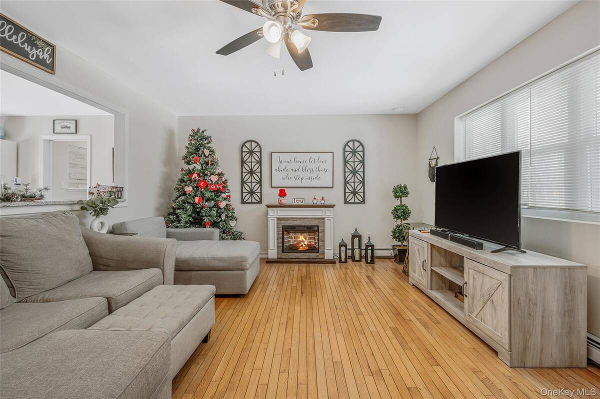 #4 photo, 126 Floyd Road, מחוז סאפוק Shirley , NY 11967