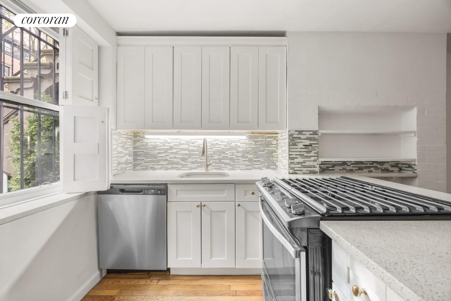 #21 photo, 154A HICKS Street, Brooklyn Heights , NY 11201