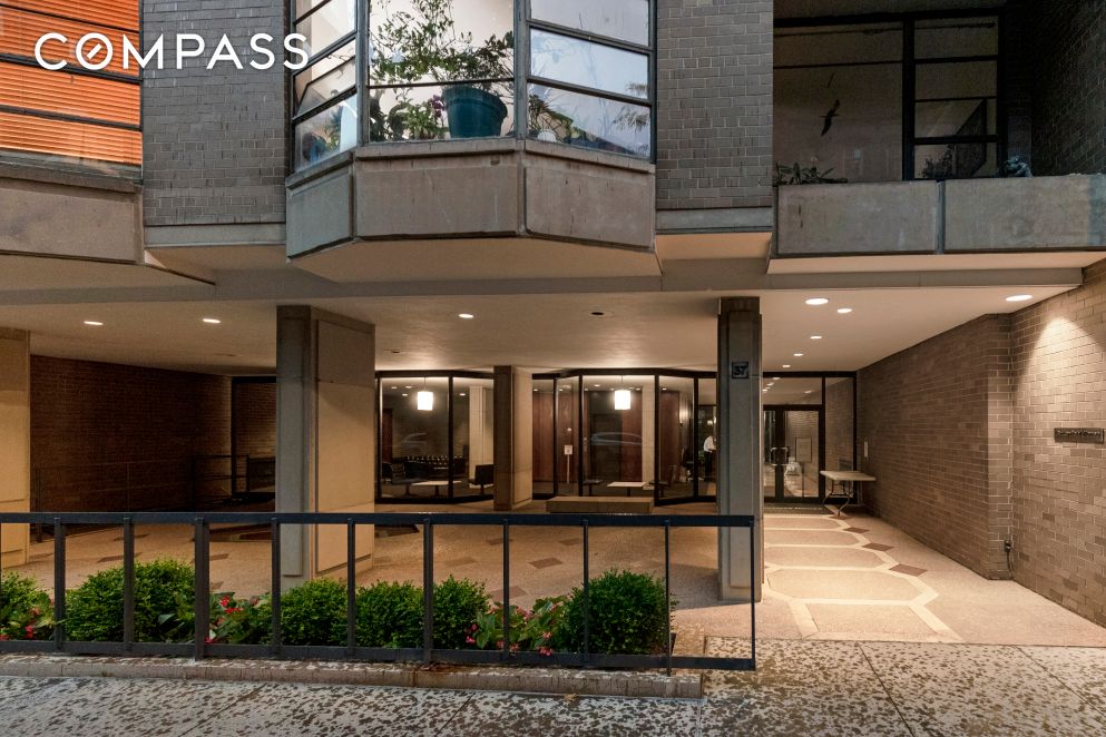 #17 photo, 37 W 12th Street, Greenwich Village , NY 10011