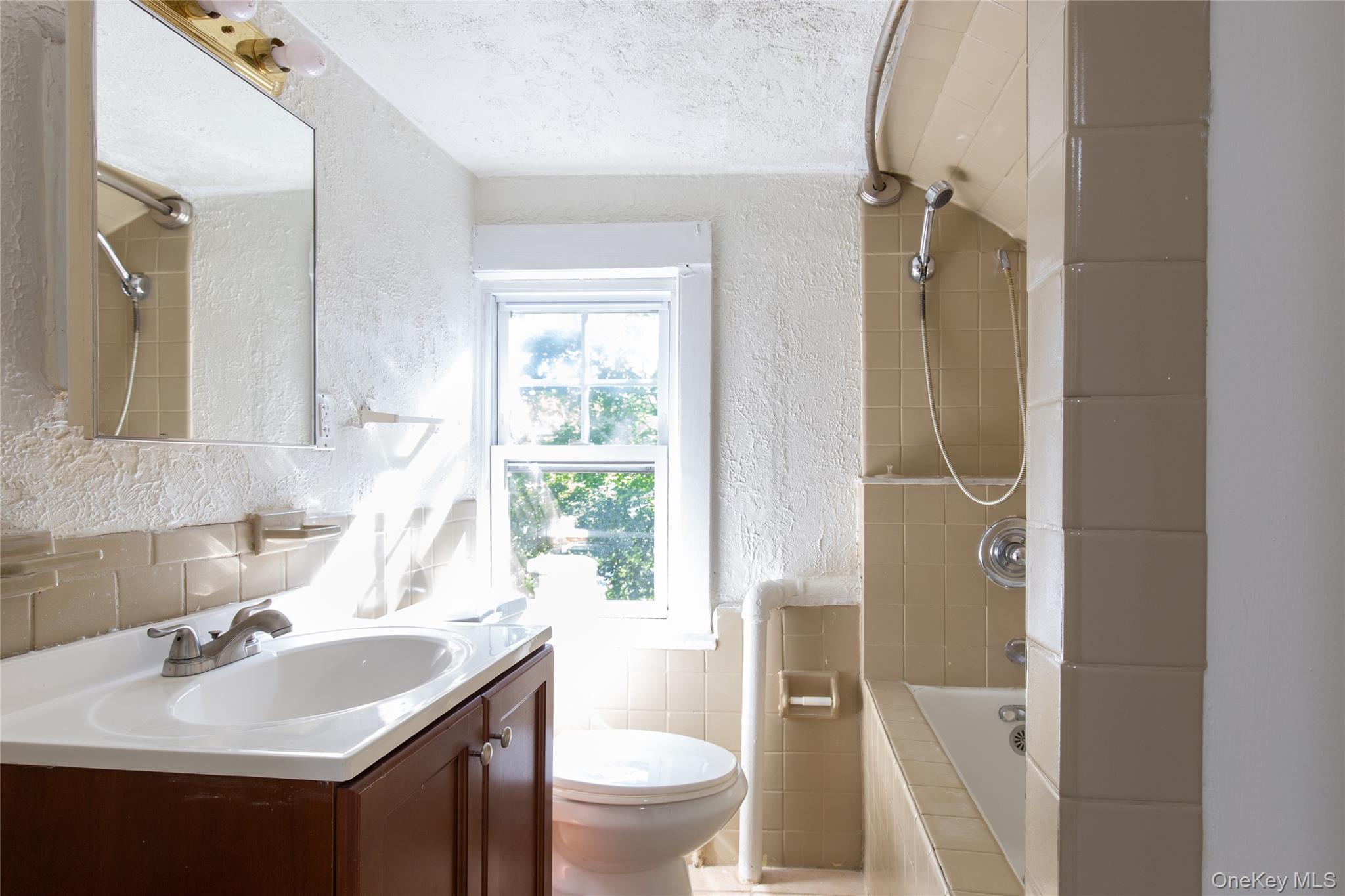 #5 photo, 440 Sixth Avenue, Pelham , NY 10803