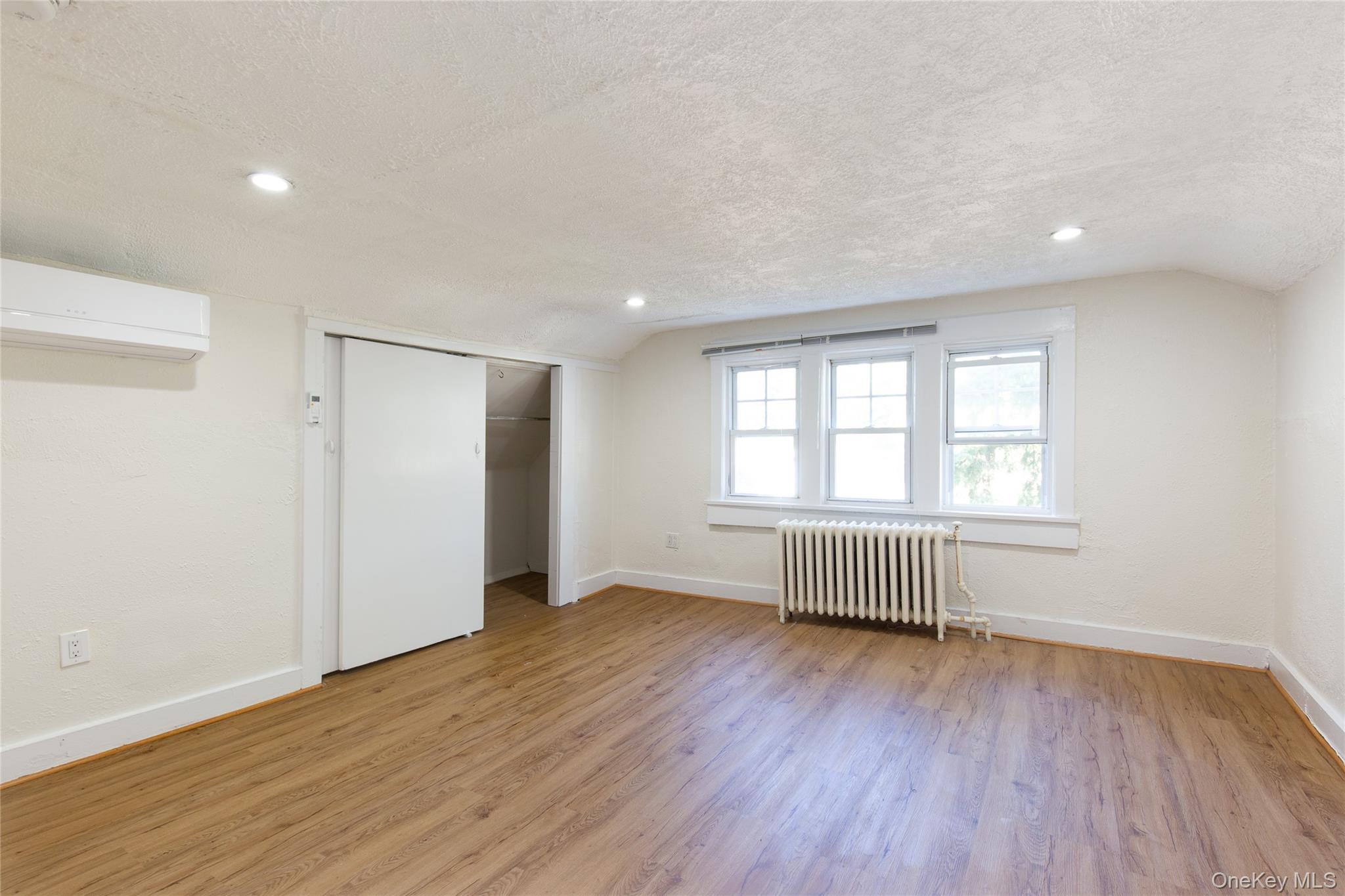 #6 photo, 440 Sixth Avenue, Pelham , NY 10803